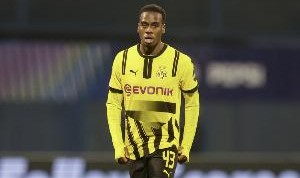 谁都不肯错过！记者：拜仁和切尔西正努力争夺多特蒙德球员吉滕斯